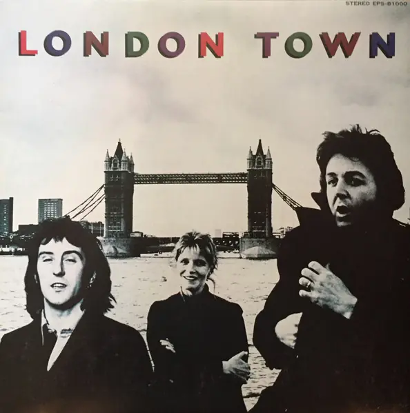 Wings - London Town 뒷면