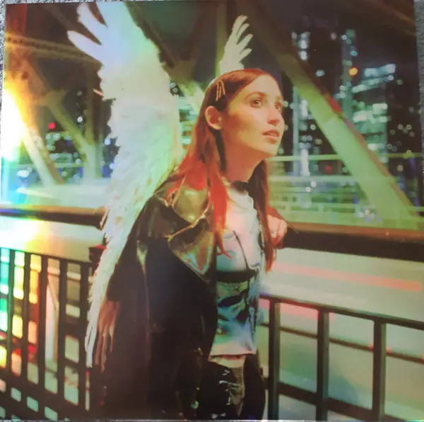 Hatchie - Giving The World Away 앞면